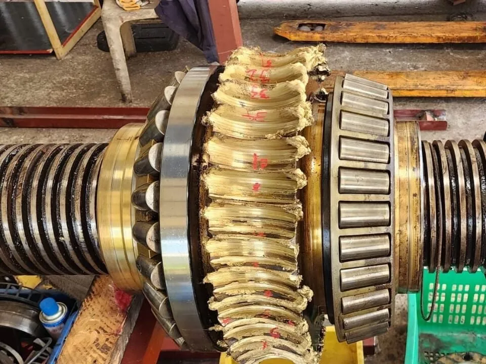 Teardown and failure analysis of a severely worn and obsolete worm gear set from a customer's production line. This is the first step in LiuDrive's reverse engineering process.