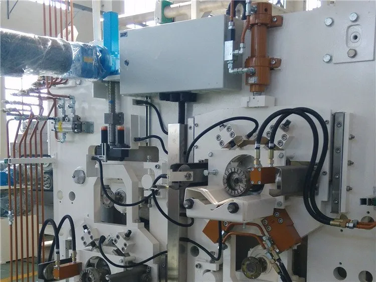 Heavy-duty Screw Jack Integrated in Metallurgical Processing Equipment for Robust Position Adjustment.