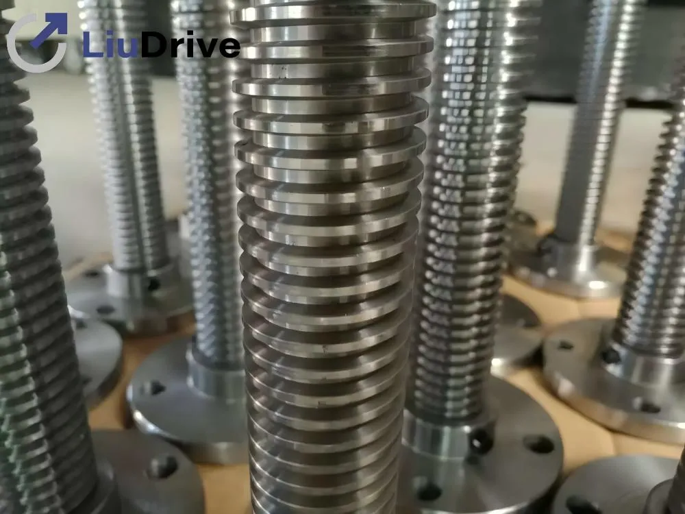 Macro close-up of a heavy-duty trapezoidal lead screw thread. Machined for high shock load resistance and reliable self-locking capabilities in industrial lifting.