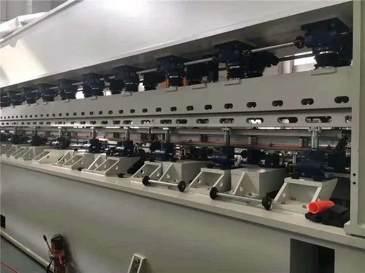 Large-Scale Multi-Station Synchronized Screw Jack Linkage System for Industrial Production Lines.