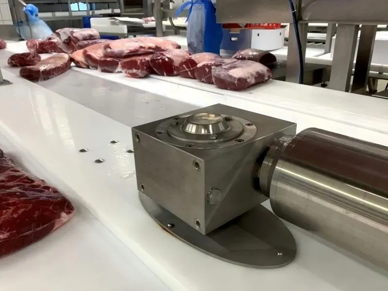 Washdown-duty stainless steel gearbox for meat, poultry, and dairy processing. Built to withstand high-pressure hot water cleaning and harsh chemicals.